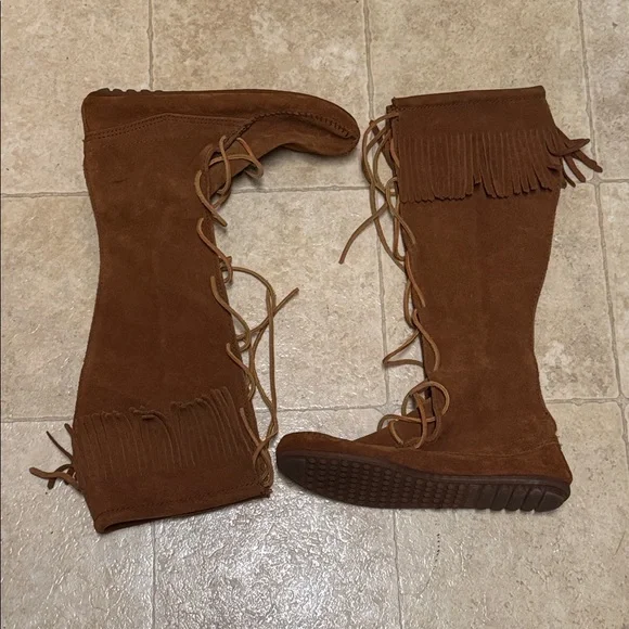 MINNETONKA Knee High Lace Up Fringe Boots Brown Like NEW - Picture 5 of 8